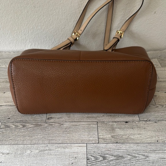 Michael Kors Bedford Leather Tote - Picture 6 of 11